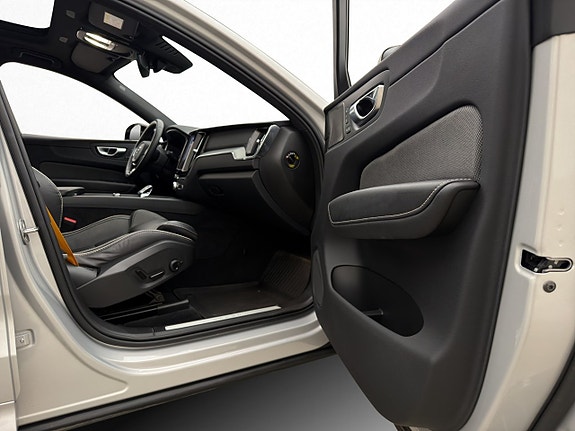 Volvo XC60 26 of 30