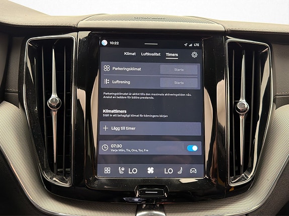 Volvo XC60 23 of 30