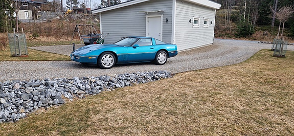 Chevrolet Corvette 3 of 7