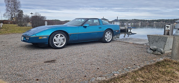 Chevrolet Corvette 2 of 7
