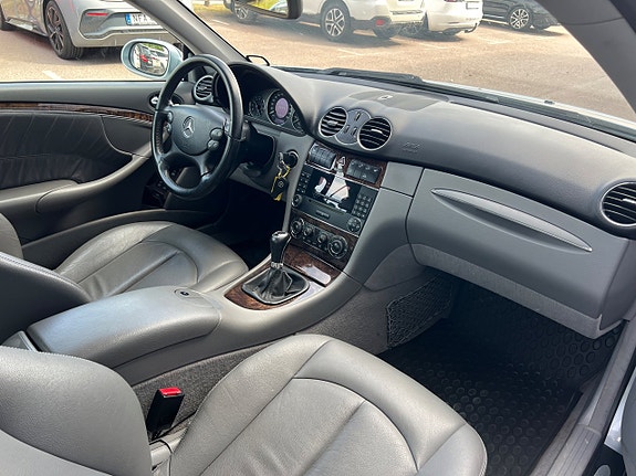 Mercedes-Benz CLK200 11 of 21