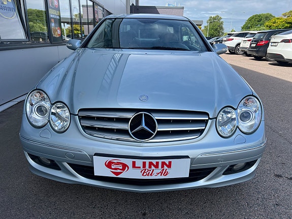 Mercedes-Benz CLK200 2 of 21