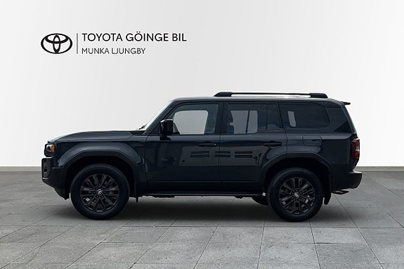 Toyota Land Cruiser 2 of 5