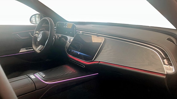 Mercedes-Benz E300 e 11 of 11