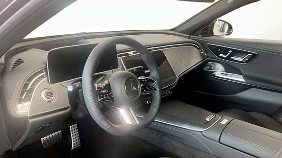 Mercedes-Benz E300 e 3 of 5