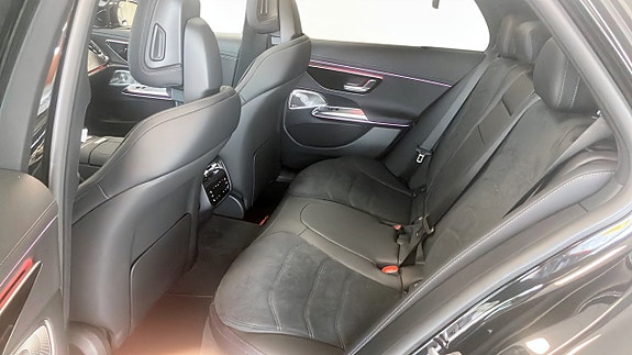 Mercedes-Benz E300 e 6 of 11