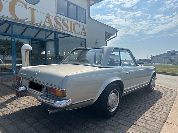 Mercedes-Benz 280 SL 4 of 5