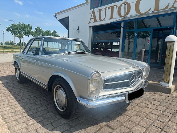 Mercedes-Benz 280 SL 2 of 5