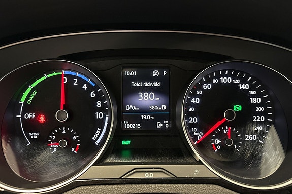Volkswagen Passat 14 of 19