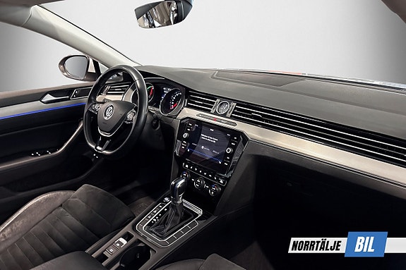 Volkswagen Passat 11 of 19