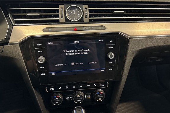 Volkswagen Passat 15 of 19