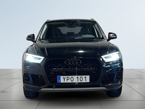Audi Q5 2 of 5