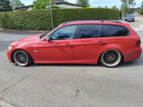 BMW 318d 3 of 5