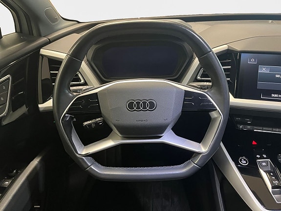 Audi Q4 e-tron 12 of 15