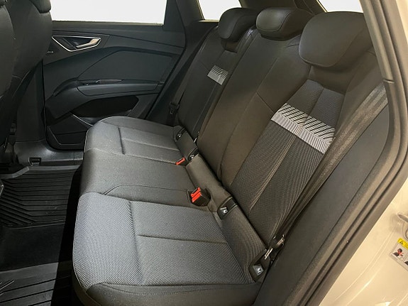 Audi Q4 e-tron 13 of 15