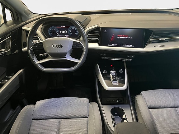 Audi Q4 e-tron 10 of 15