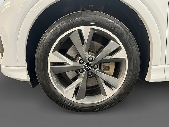 Audi Q4 e-tron 14 of 15