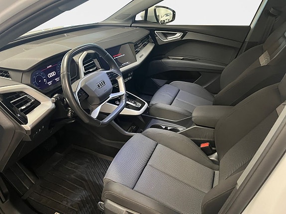 Audi Q4 e-tron 9 of 15