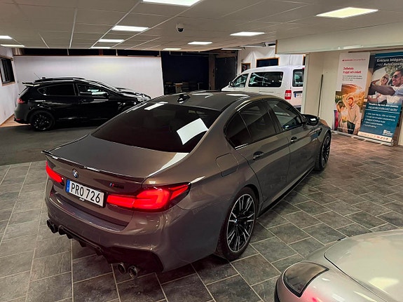 BMW M5 8 of 30