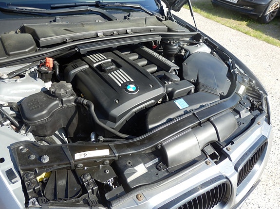 BMW 325i 6 of 6