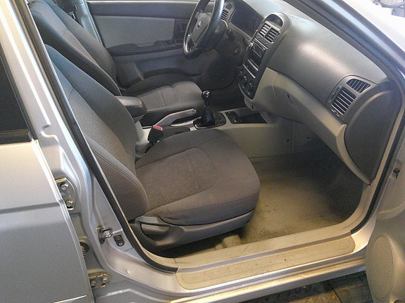 Kia Cerato 9 of 9