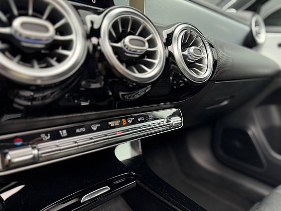 Mercedes-Benz A220 21 of 23
