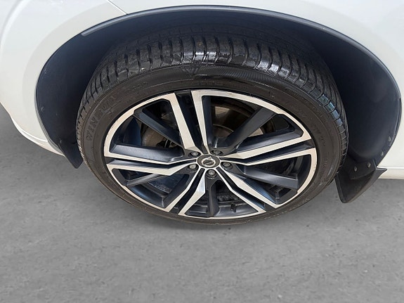 Volvo XC60 8 of 25