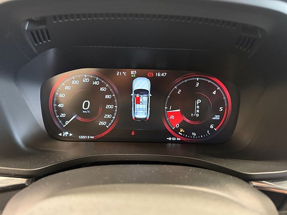 Volvo XC60 13 of 25