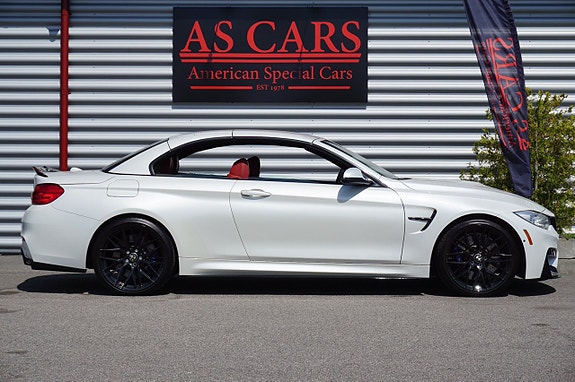 BMW M4 3 of 5