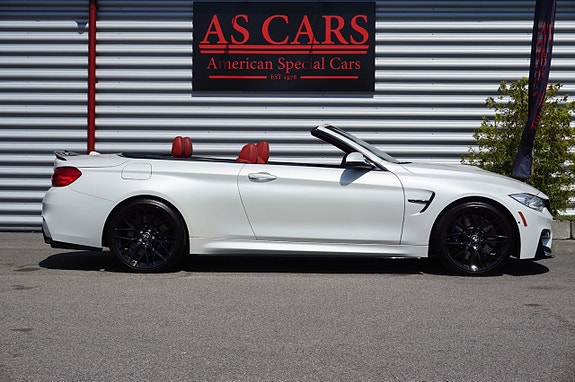 BMW M4 4 of 5