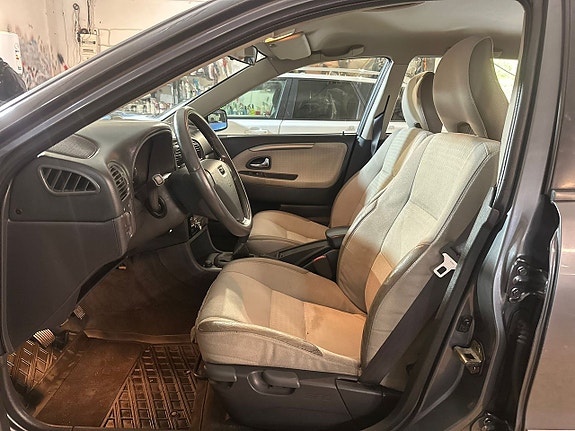 Volvo V40 6 of 14