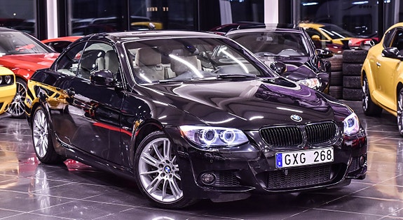 BMW 335i 4 of 5