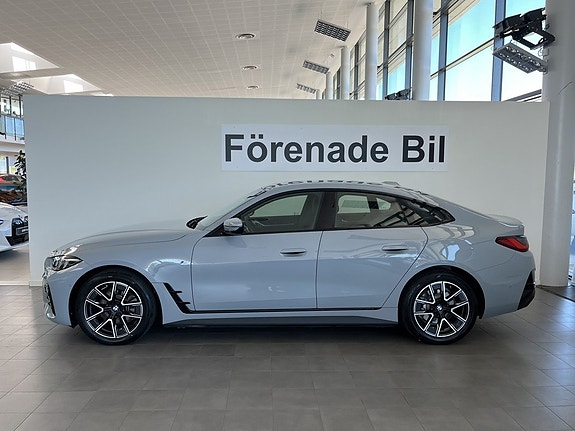 BMW i4 3 of 5