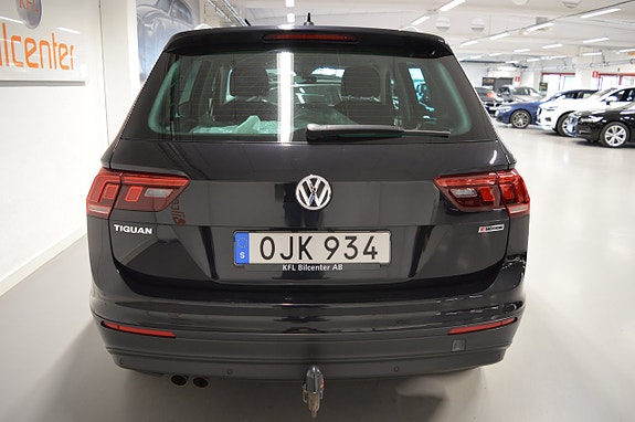Volkswagen Tiguan 7 of 30