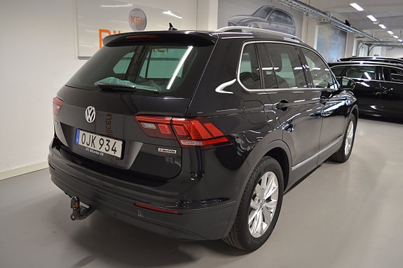 Volkswagen Tiguan 6 of 30