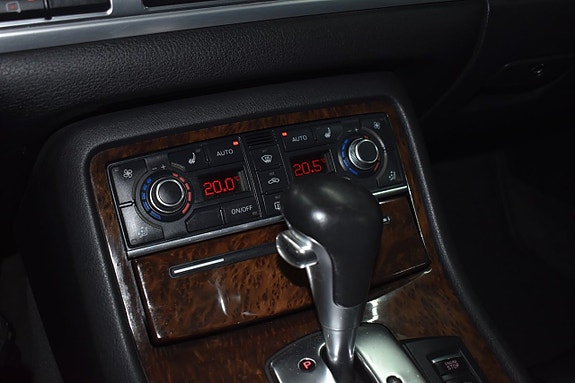 Audi A8 11 of 18