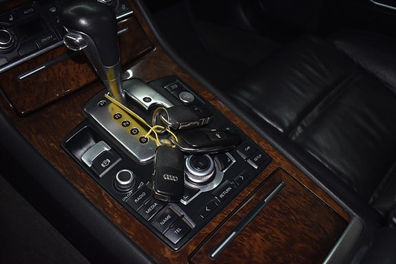 Audi A8 14 of 18