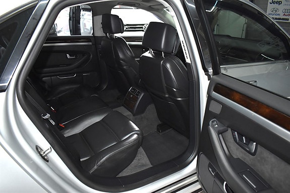 Audi A8 7 of 18