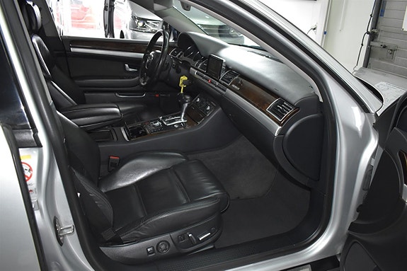 Audi A8 6 of 18