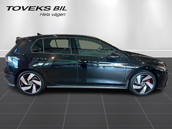 Volkswagen Golf VIII 6 of 22
