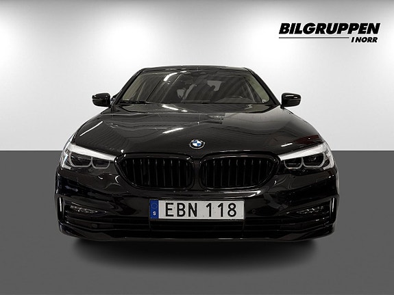 BMW 520d 2 of 5