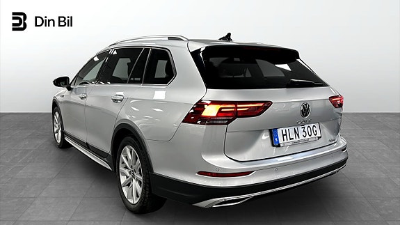 Volkswagen Golf Alltrack 3 of 12