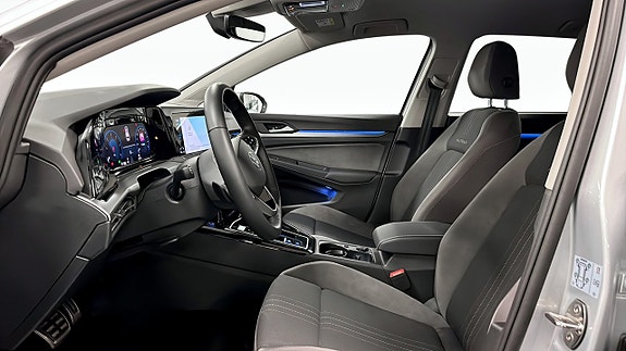 Volkswagen Golf Alltrack 8 of 12