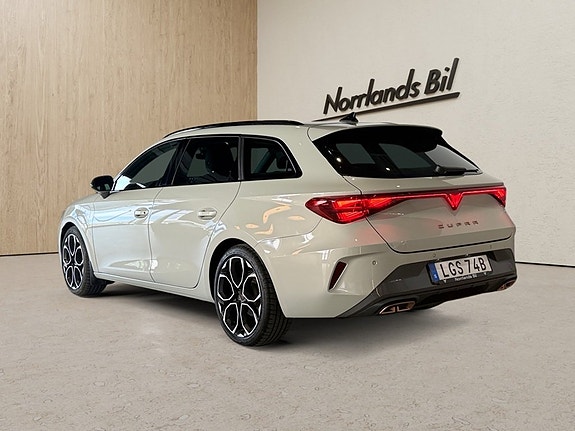 Cupra Leon 3 of 5