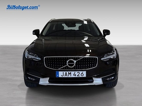 Volvo V90 Cross Country 2 of 5