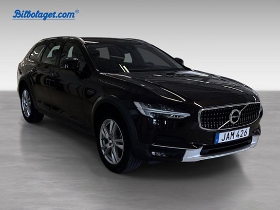 Volvo V90 Cross Country 3 of 5