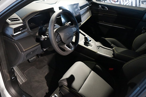 Lynk & Co 01 3 of 9