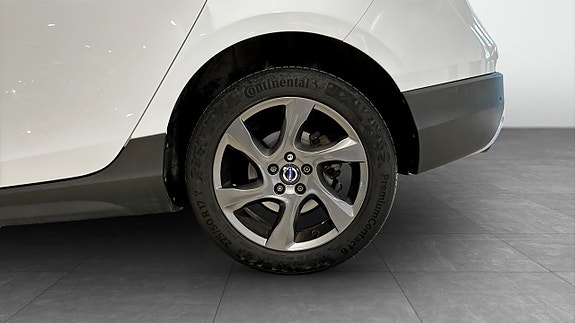 Volvo V40 Cross Country 6 of 13
