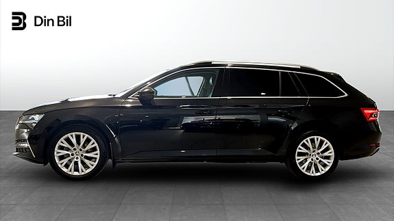 Skoda Superb 2 of 5