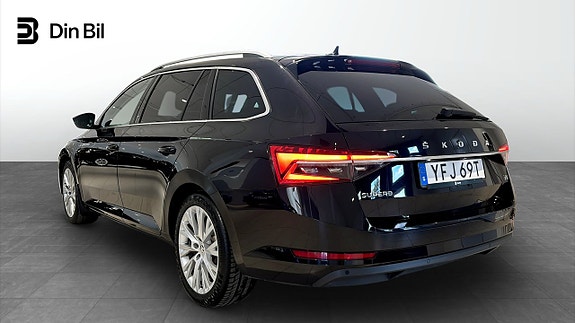Skoda Superb 3 of 5